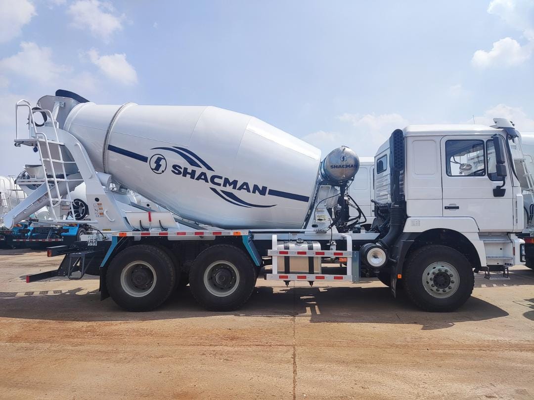 Camion malaxeur Shacman 9 m³